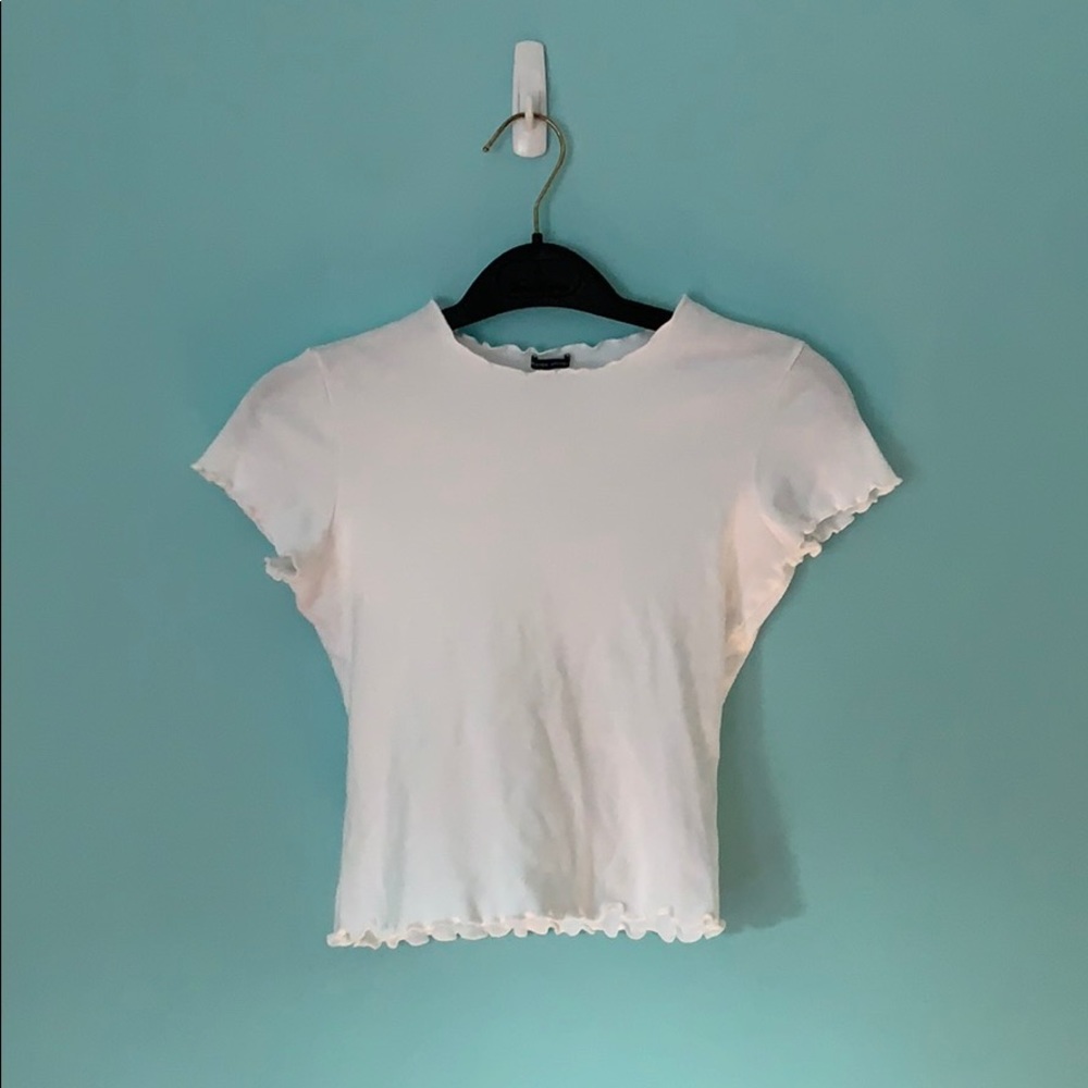 Brandy melville white lettuce edge cropped top